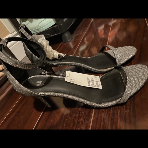 H&M - Picture 3 of 3